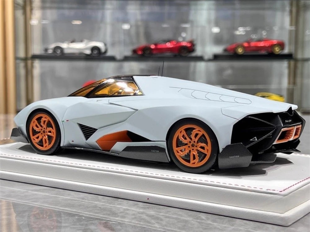 [CE] 1:18 Lamborghini 2013 Egoista Stripe White Model Car Resin