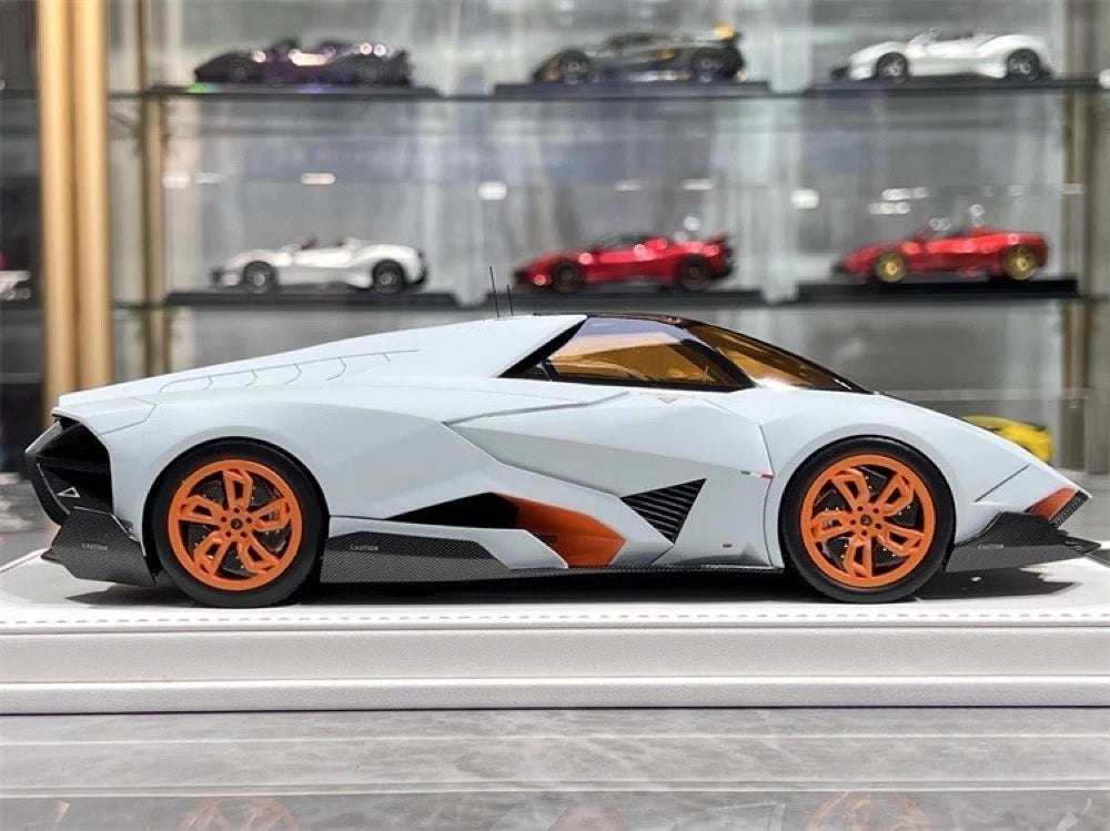 [CE] 1:18 Lamborghini 2013 Egoista Stripe White Model Car Resin