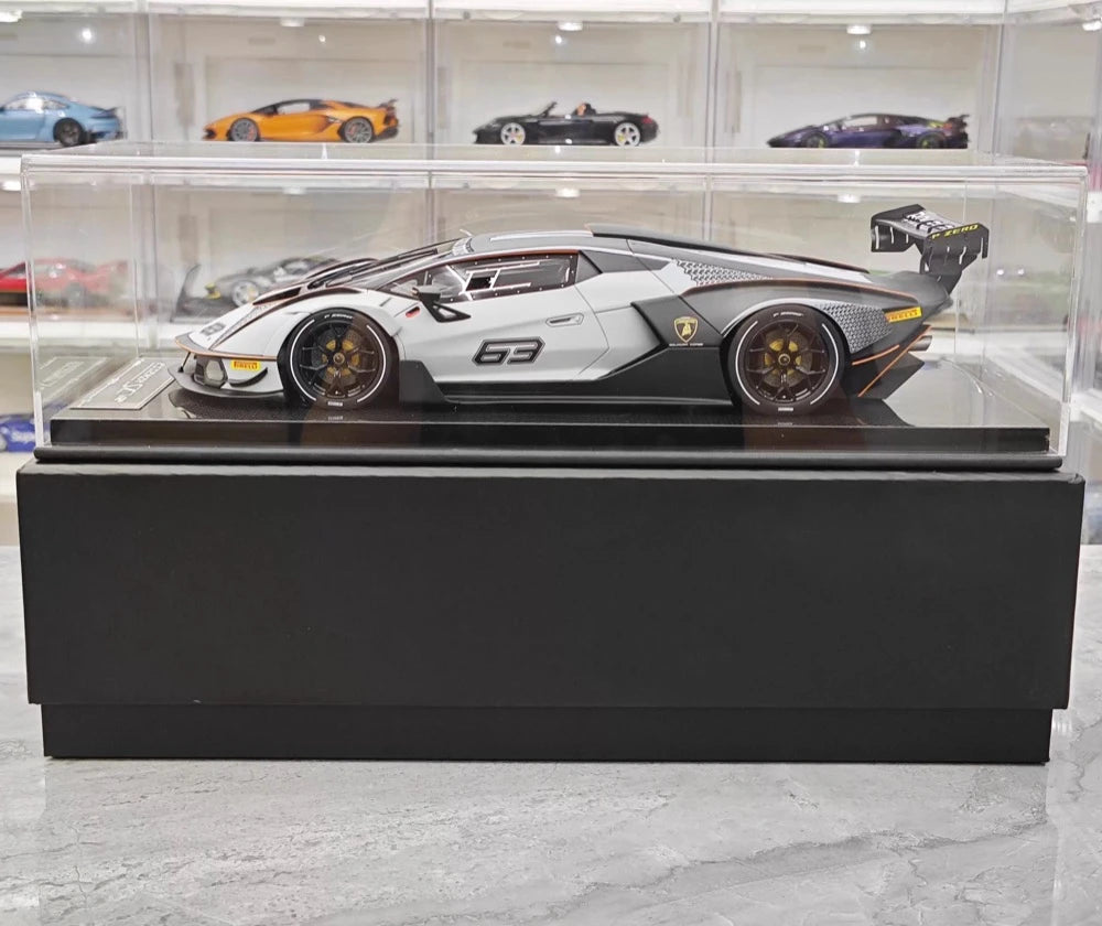 [CE] 1:18 Lamborghini 2020 Essenza SCV12 bianco modellino di auto resina