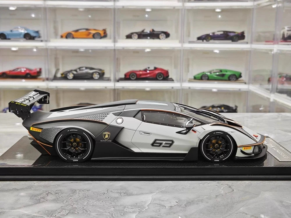 [CE] 1:18 Lamborghini 2020 Essenza SCV12 bianco modellino di auto resina