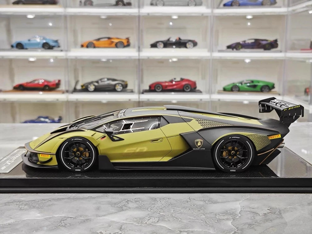 [CE] 1:18 Lamborghini 2020 Essenza SCV12 Green Model Car Resin