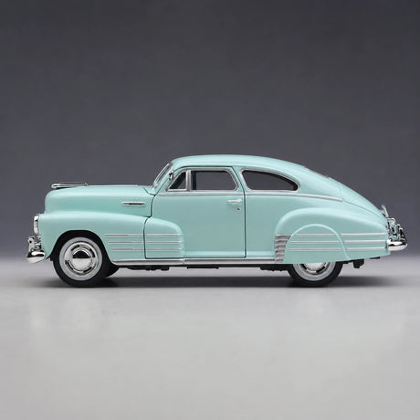 Maisto Chevrolet 1948 Fleetline Aerosedan blauw 1:24 – diecast displaymodel