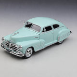 Maisto Chevrolet 1948 Fleetline Aerosedan blauw 1:24 – diecast displaymodel