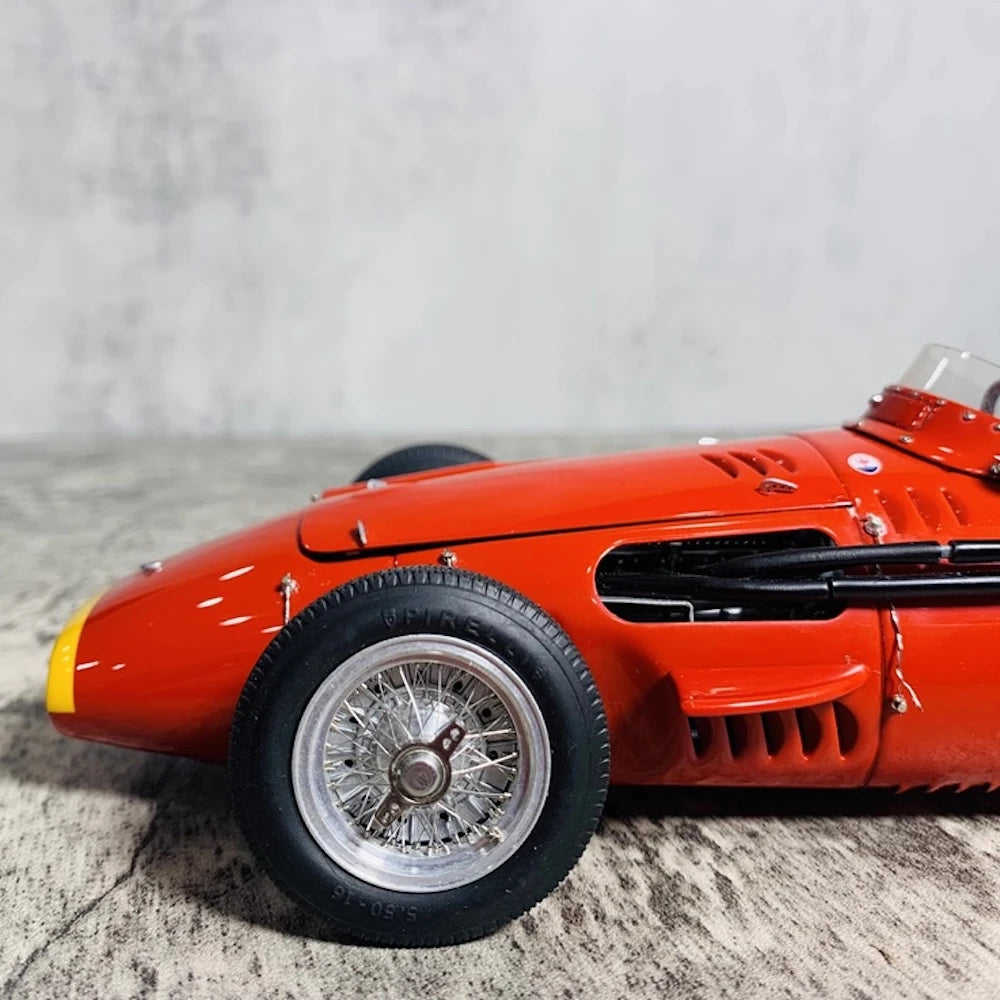 [CMC] 1:18 Maserati 1957 250F #32 Model Car Die-Cast