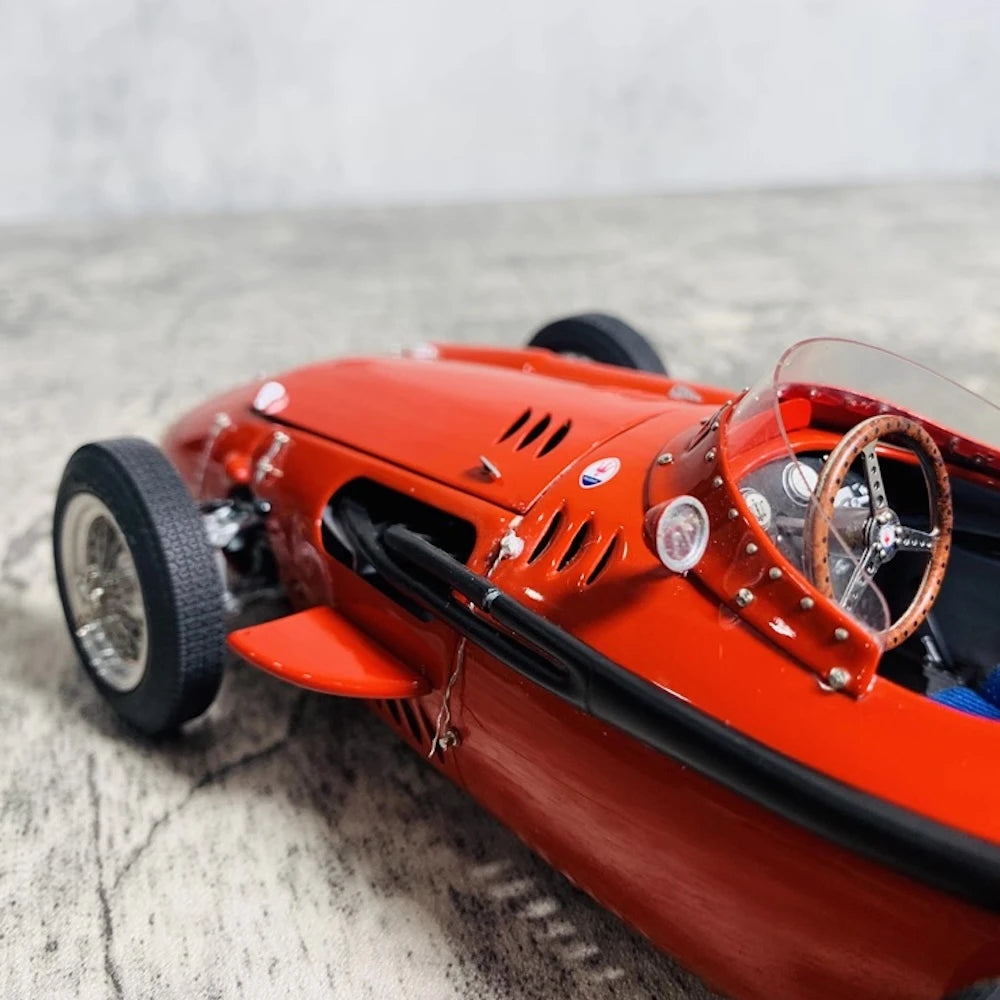 [CMC] 1:18 Maserati 1957 250F #32 Model Car Die-Cast