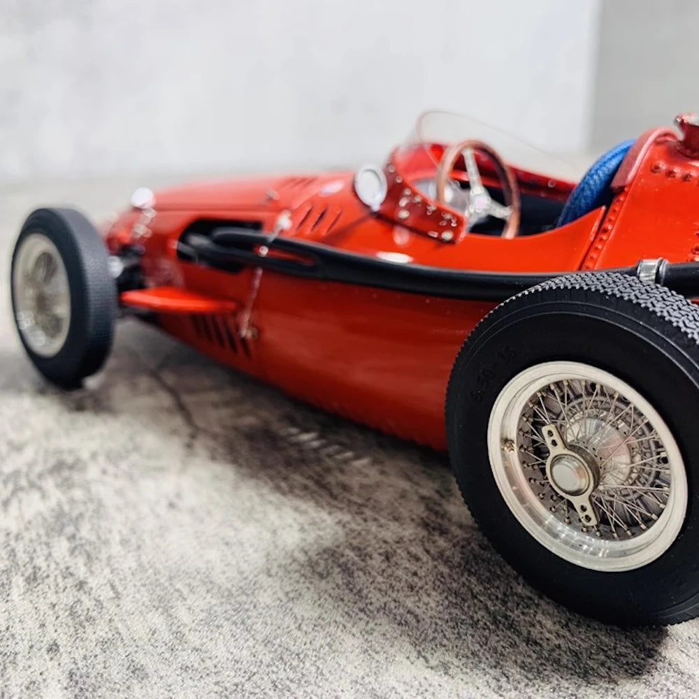 [CMC] 1:18 Maserati 1957 250F #32 Model Car Die-Cast