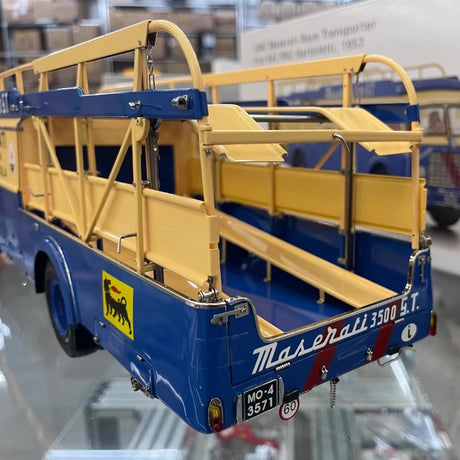 [CMC] 1:18 Maserati 1960 Race Transporter Model Car Die-Cast
