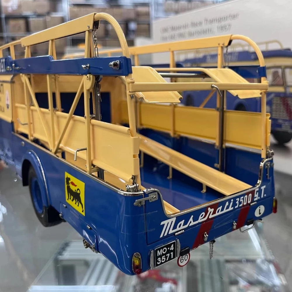[CMC] 1:18 Maserati 1960 Race Transporter Model Car Die-Cast