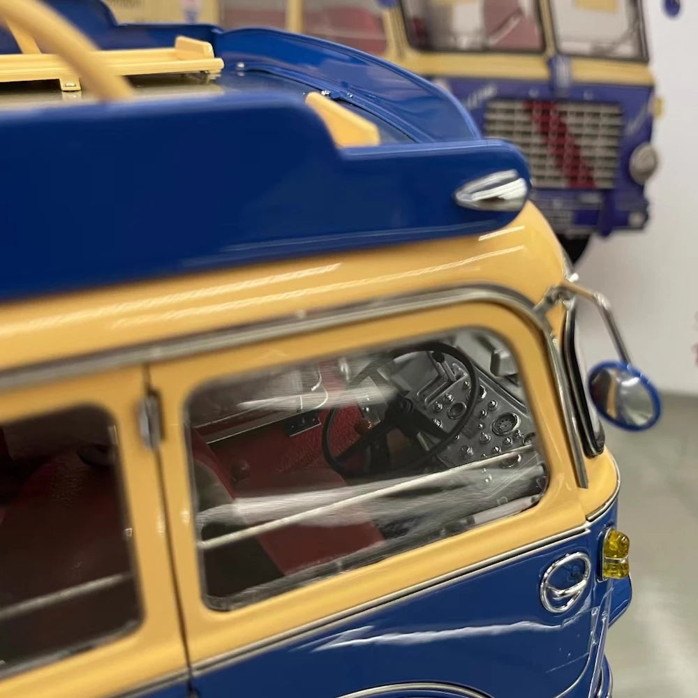 [CMC] 1:18 Maserati 1960 Race Transporter Model Car Die-Cast