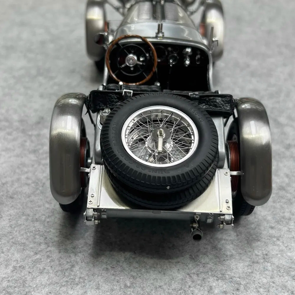 [CMC] 1:18 Mercedes-Benz 1930 SSK bianco Elephant trasparente Finish modellino di auto Die-Cast