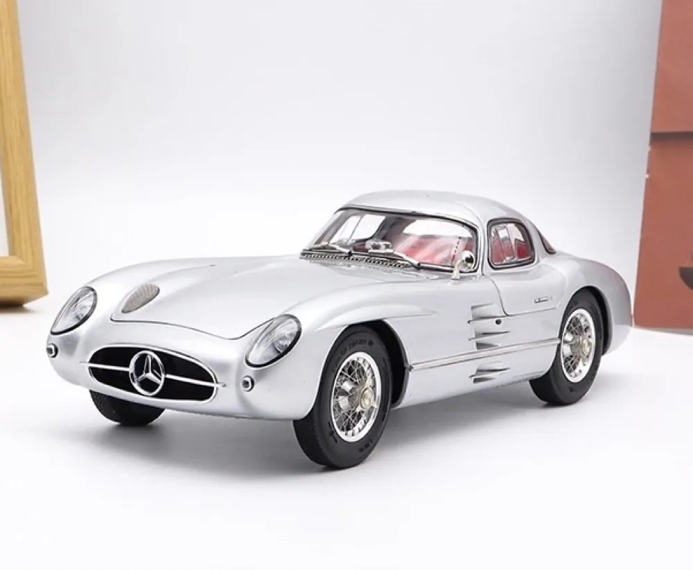 [CMC] 1:18 Mercedes-Benz 1955 300 SLR Uhlenhaut Coupe Model Car Die-Cast