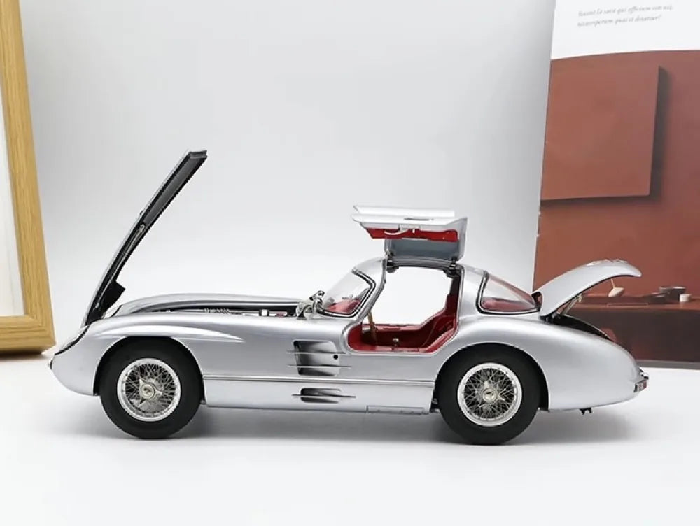 [CMC] 1:18 Mercedes-Benz 1955 300 SLR Uhlenhaut Coupe Model Car Die-Cast