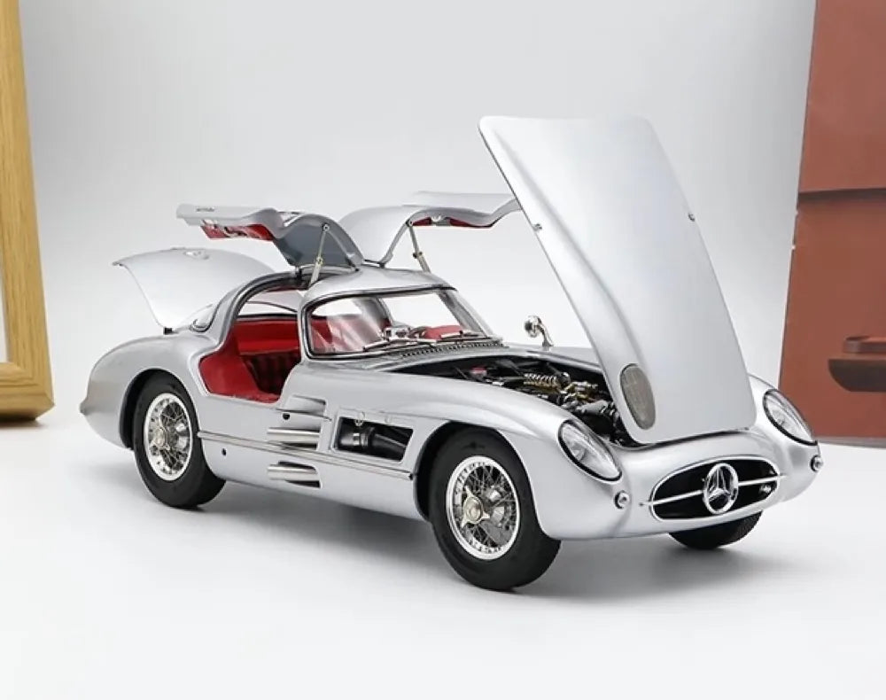 [CMC] 1:18 Mercedes-Benz 1955 300 SLR Uhlenhaut Coupe Model Car Die-Cast