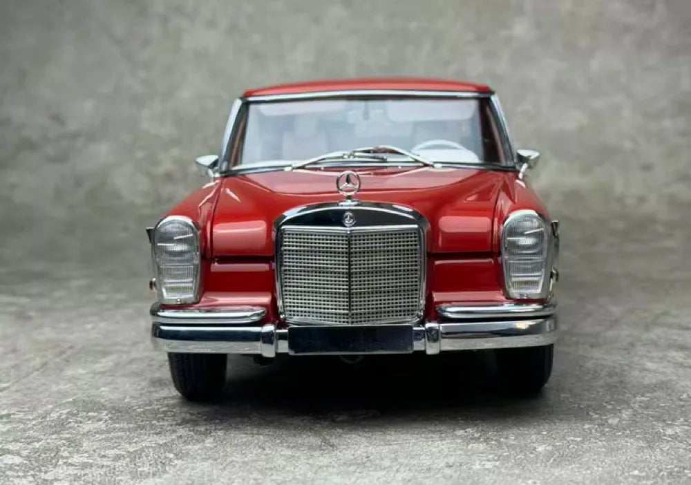 [CMC] 1:18 Mercedes-Benz 1963 600 Pullman W100 LWB Red Model Car Die-Cast