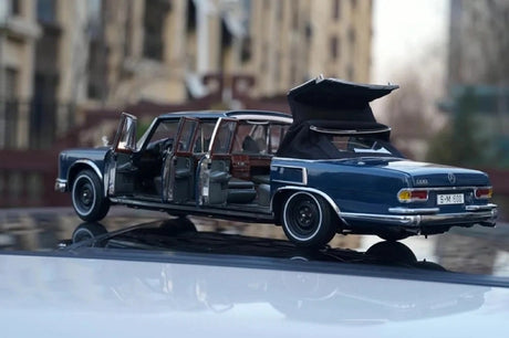 [CMC] 1:18 Mercedes-Benz 1965 600 Pullman W100 Landaulet Blue Model Car Die-Cast