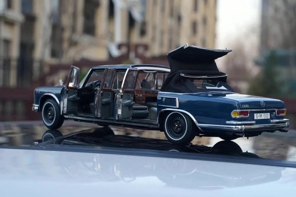 [CMC] 1:18 Mercedes-Benz 1965 600 Pullman W100 Landaulet blu modellino di auto Die-Cast
