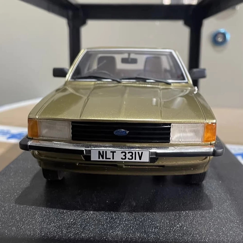 [Cult] 1:18 Ford 1979 Cortina 2.0 GL MKV goud modelauto Die-Cast