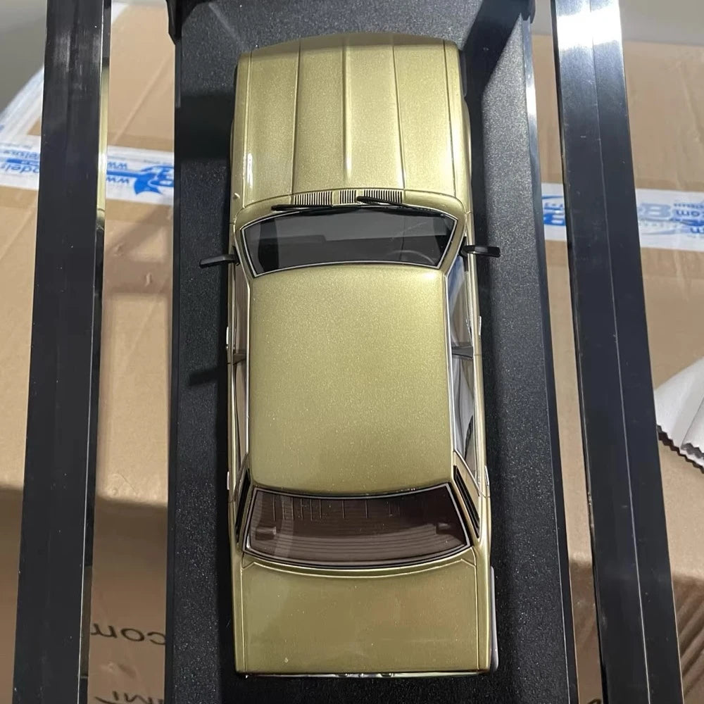 [Cult] 1:18 Ford 1979 Cortina 2.0 GL MKV goud modelauto Die-Cast