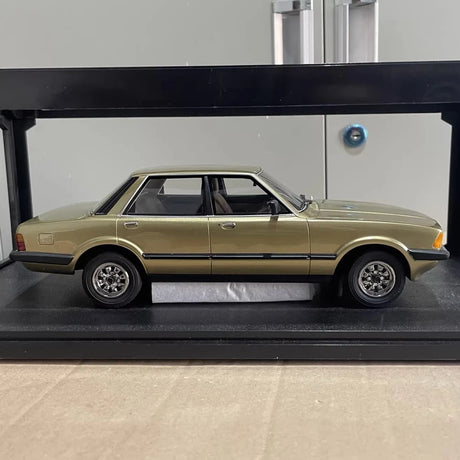 [Cult] 1:18 Ford 1979 Cortina 2.0 GL MKV goud modelauto Die-Cast