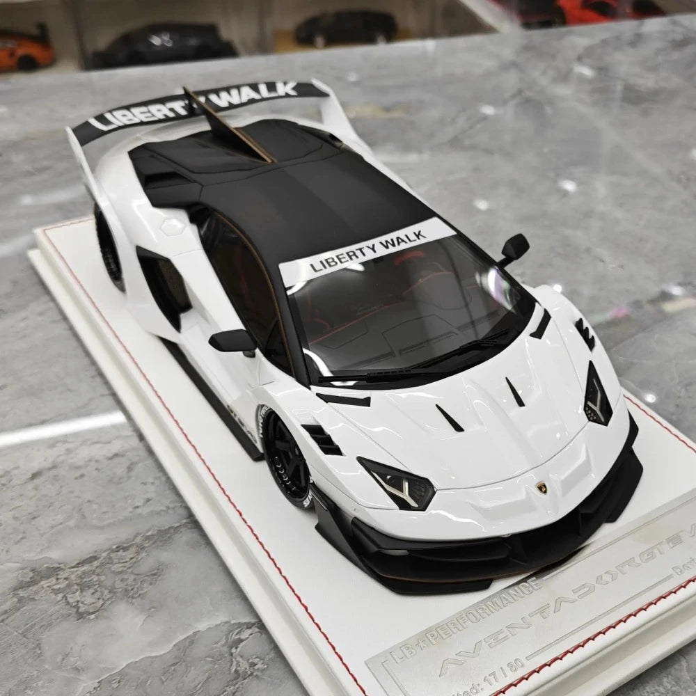 [Davis & Giovanni] 1:18 Lamborghini 2020 Aventador GT EVO LBWK White Model Car Resin