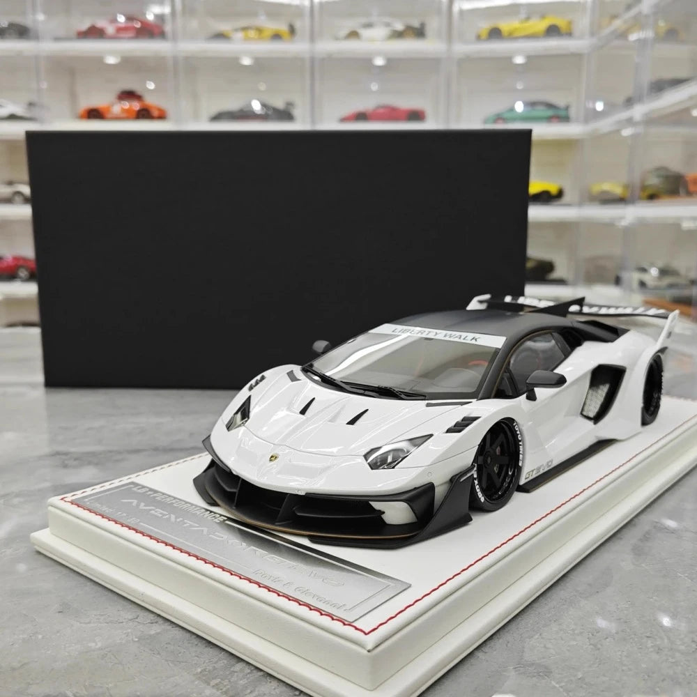 [Davis & Giovanni] 1:18 Lamborghini 2020 Aventador GT EVO LBWK White Model Car Resin