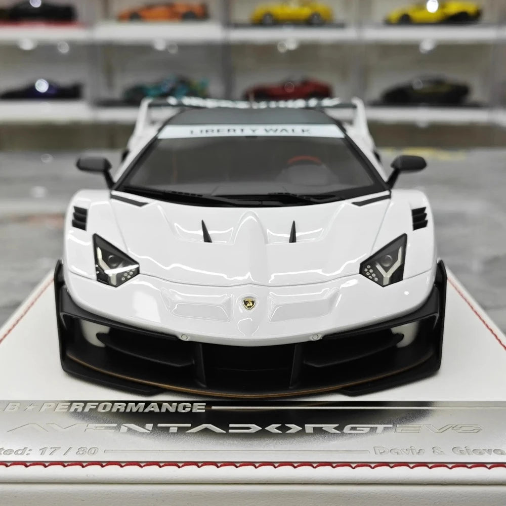 [Davis & Giovanni] 1:18 Lamborghini 2020 Aventador GT EVO LBWK White Model Car Resin