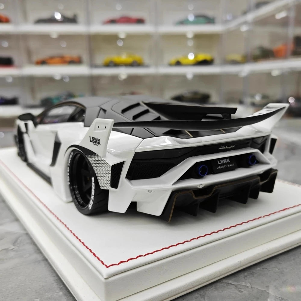 [Davis & Giovanni] 1:18 Lamborghini 2020 Aventador GT EVO LBWK White Model Car Resin