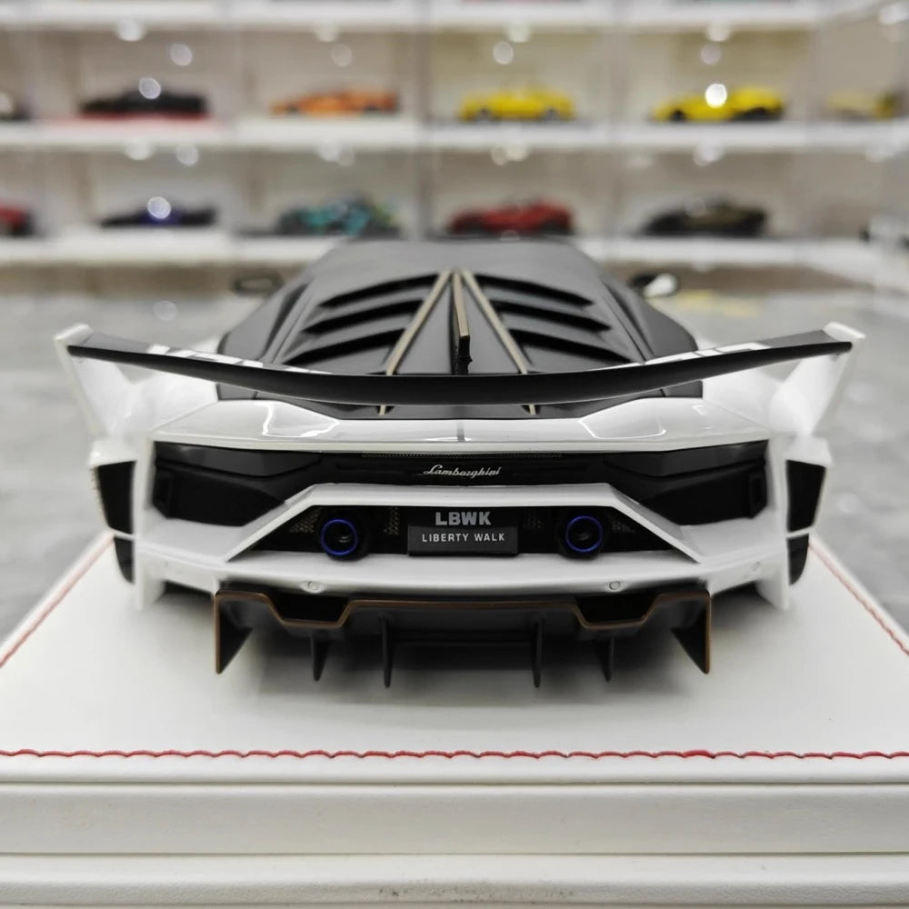 [Davis & Giovanni] 1:18 Lamborghini 2020 Aventador GT EVO LBWK White Model Car Resin