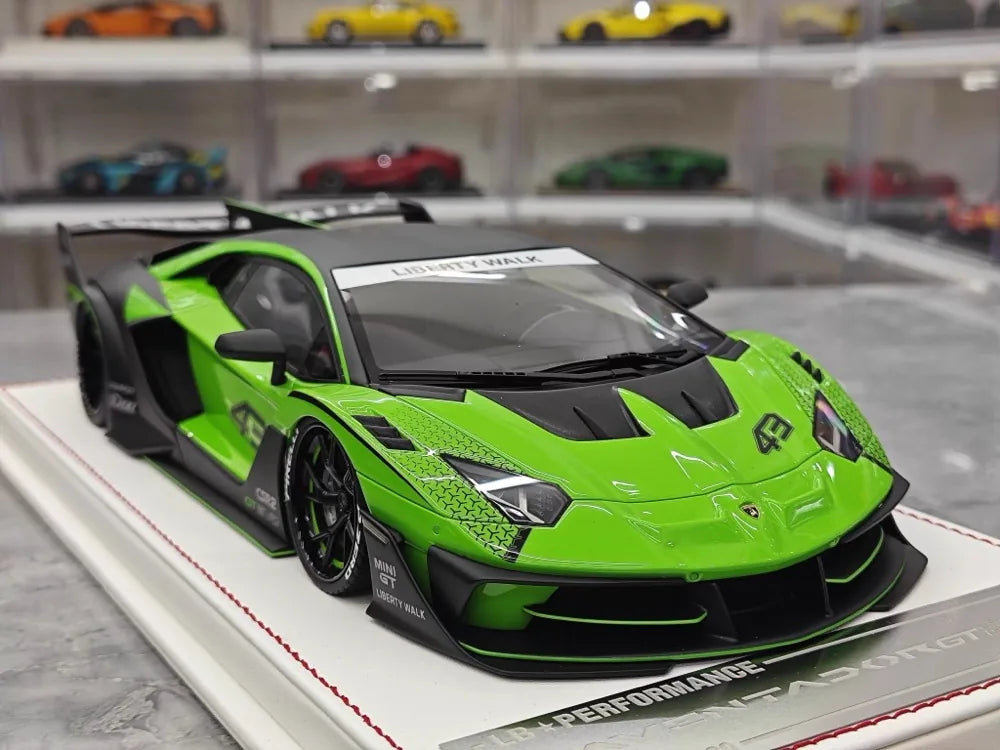 [Davis & Giovanni] 1:18 Lamborghini 2021 Aventador GT EVO Green Model Car Resin