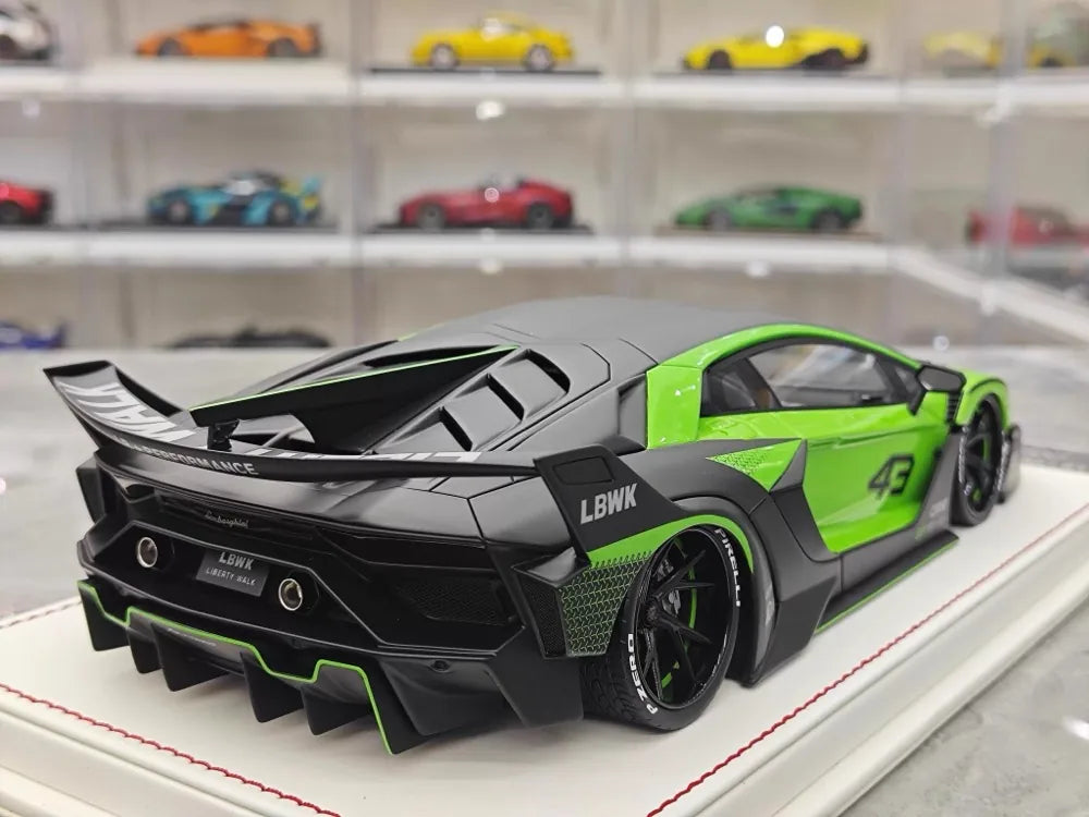 [Davis & Giovanni] 1:18 Lamborghini 2021 Aventador GT EVO Green Model Car Resin