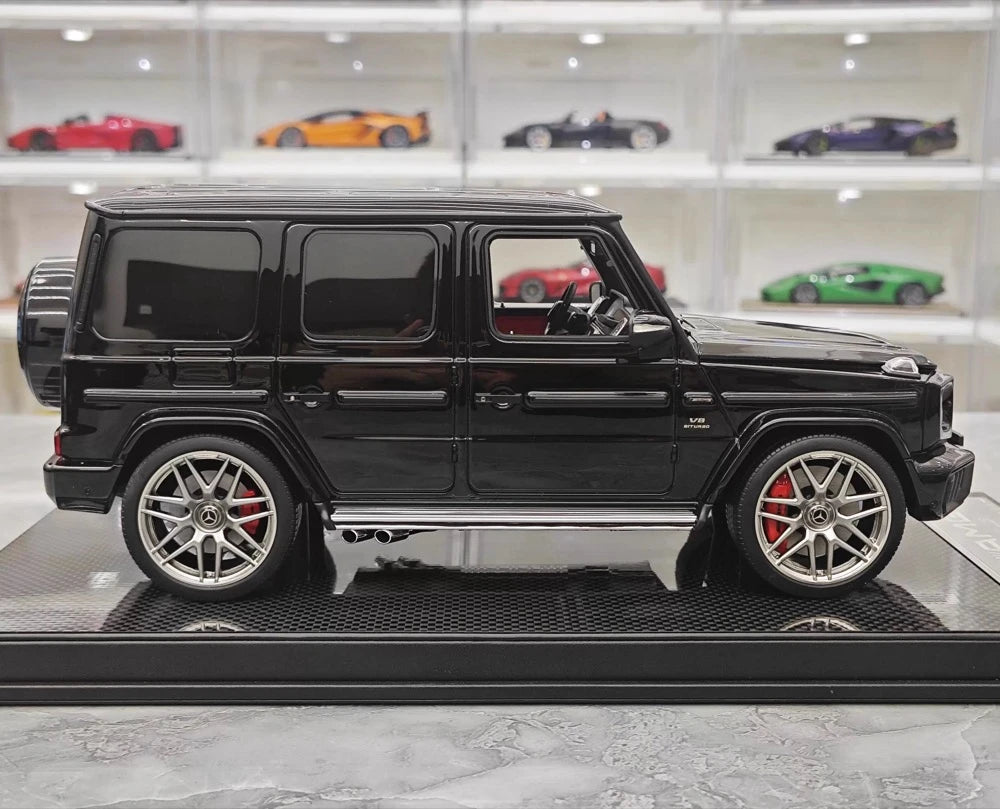 [Dino Model] 1:18 Mercedes-Benz 2025 G63 AMG Glossy Black Model Car Resin