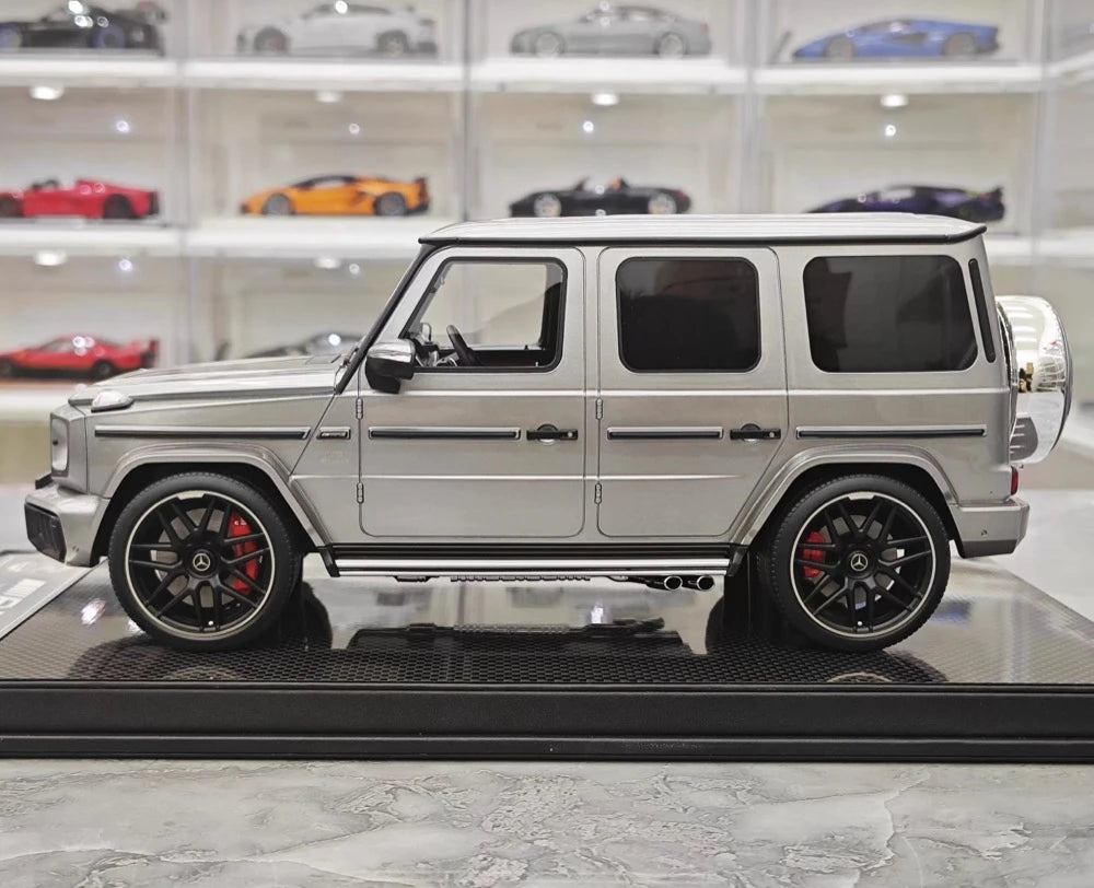 [Dino Model] 1:18 Mercedes-Benz 2025 G63 AMG Glossy Silver Model Car Resin