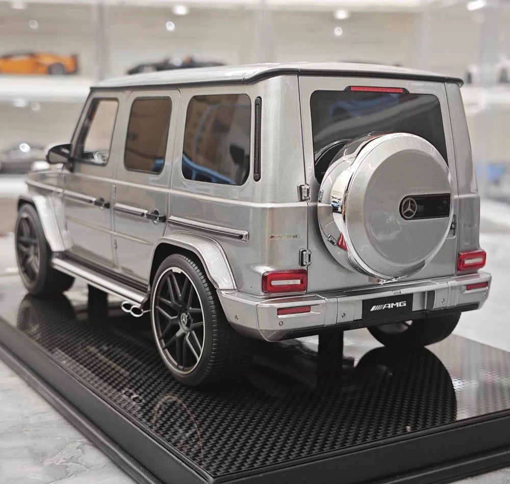 [Dino Model] 1:18 Mercedes-Benz 2025 G63 AMG Glossy Silver Model Car Resin