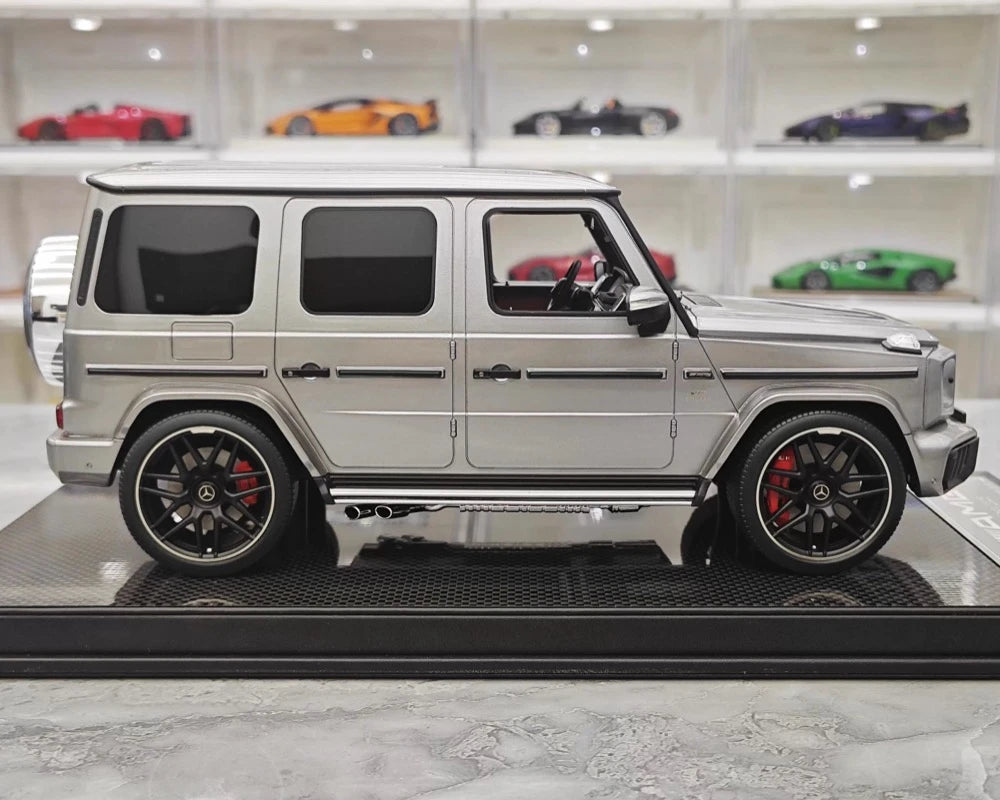 [Dino Model] 1:18 Mercedes-Benz 2025 G63 AMG Glossy Silver Model Car Resin