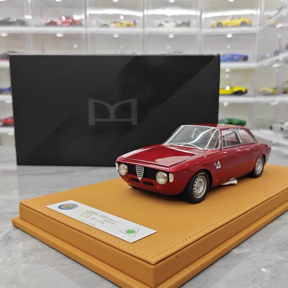 [DMH] 1:18 Alfa Romeo 1965 GTA 1300 Deep Red Model Car Resin