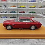 [DMH] 1:18 Alfa Romeo 1965 GTA 1300 Deep röd modellbil harts
