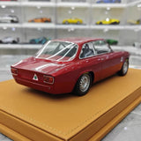 [DMH] 1:18 Alfa Romeo 1965 GTA 1300 Deep röd modellbil harts