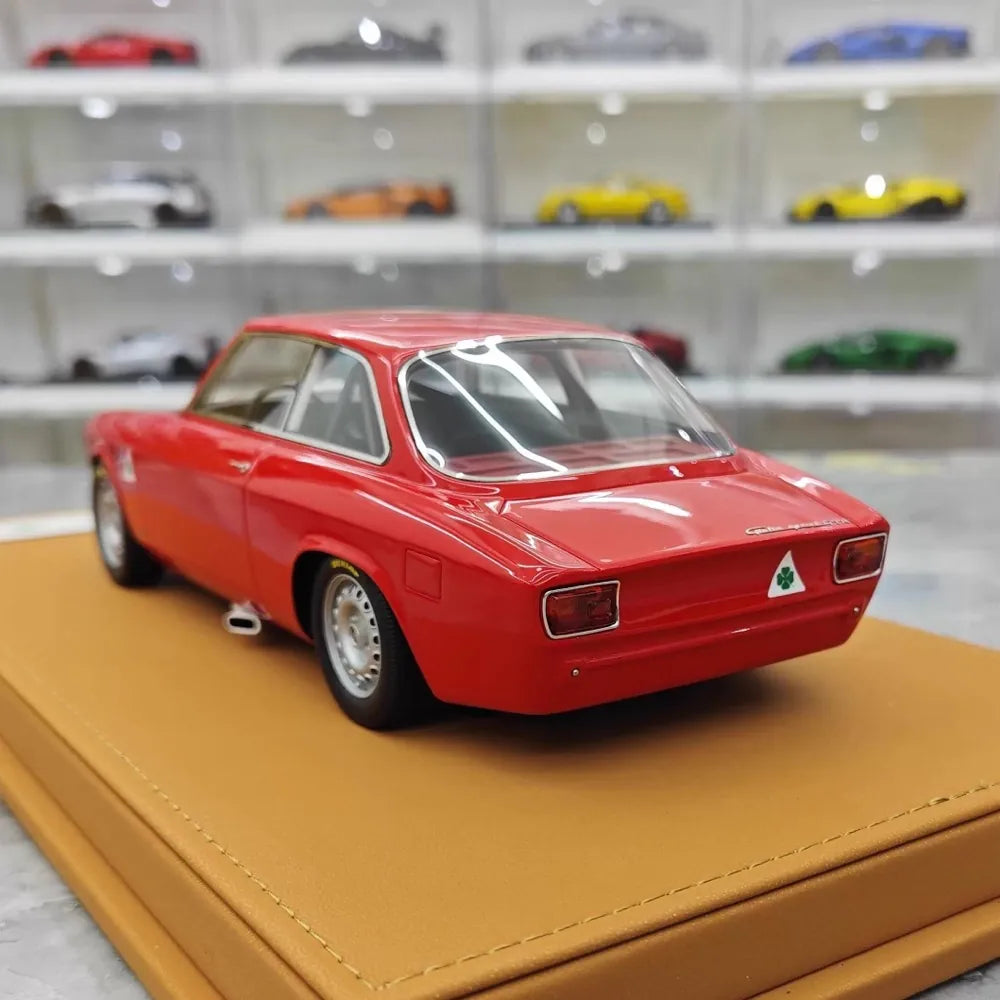 [DMH] 1:18 Alfa Romeo 1965 GTA 1300 Red Model Car Resin
