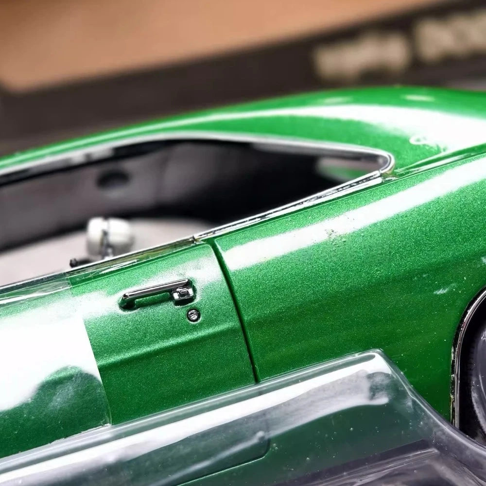 [ERTL] 1:18 Dodge 1969 Charger R/T Green Model Car Die-Cast