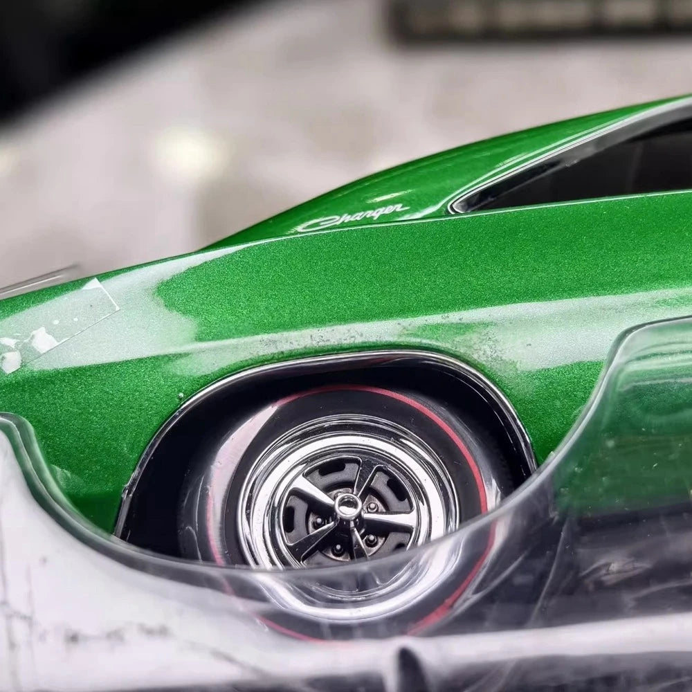 [ERTL] 1:18 Dodge 1969 Charger R/T Green Model Car Die-Cast