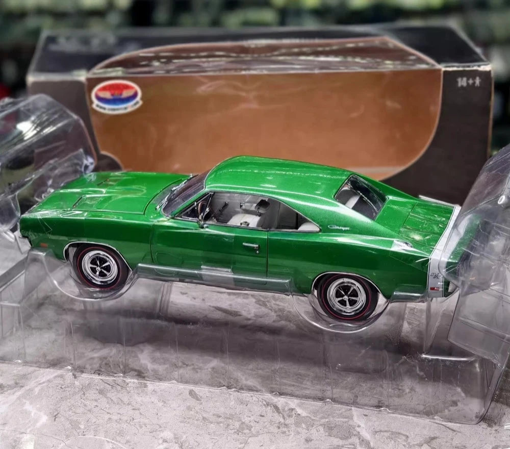[ERTL] 1:18 Dodge 1969 Charger R/T Green Model Car Die-Cast