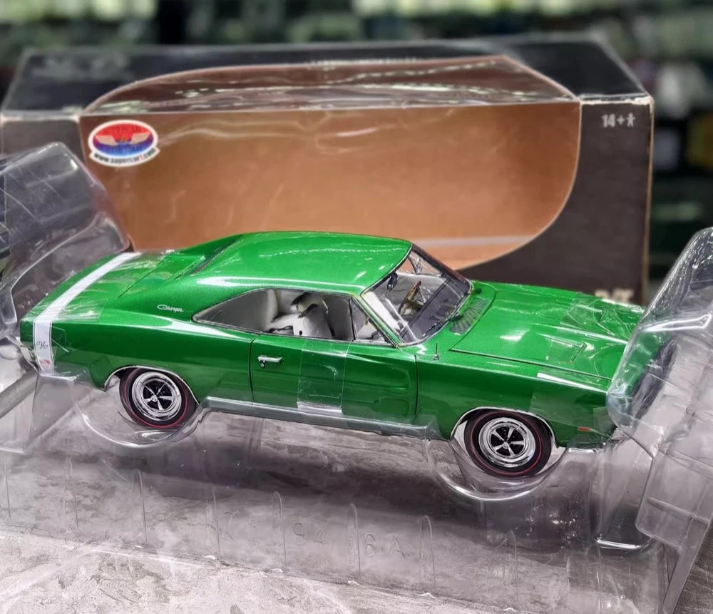 [ERTL] 1:18 Dodge 1969 Charger R/T Green Model Car Die-Cast