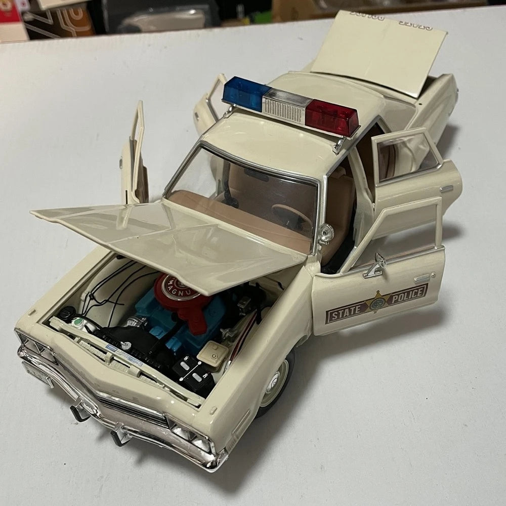 [ERTL] 1:18 Dodge 1974 Monaco Police Model Car Die-Cast