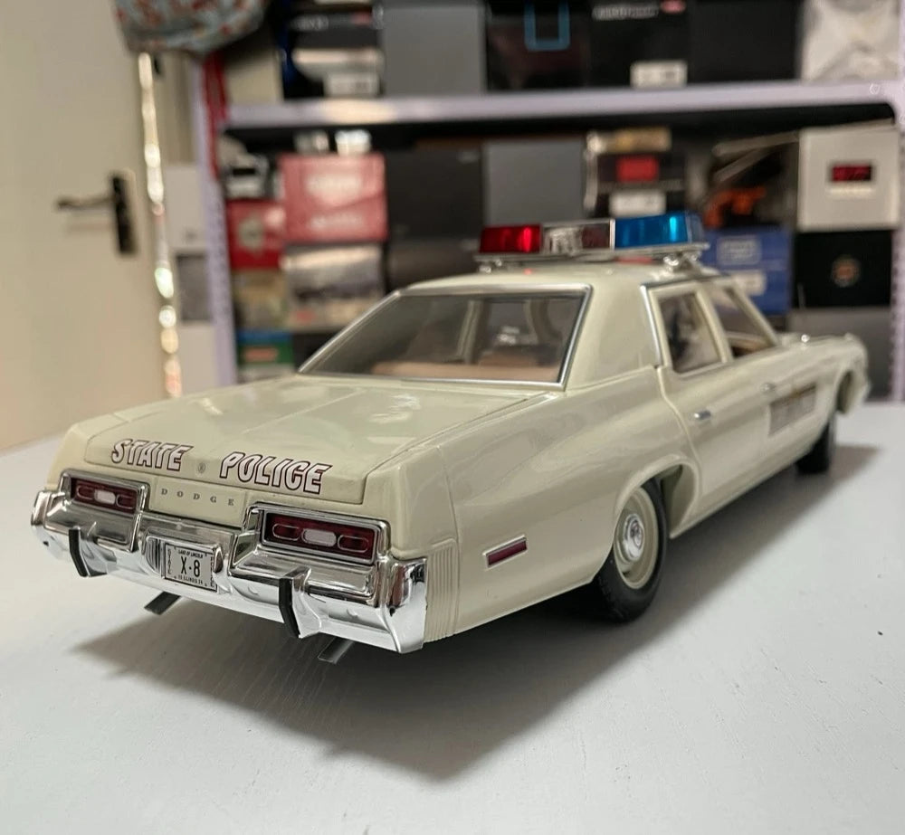 [ERTL] 1:18 Dodge 1974 Monaco Police Model Car Die-Cast