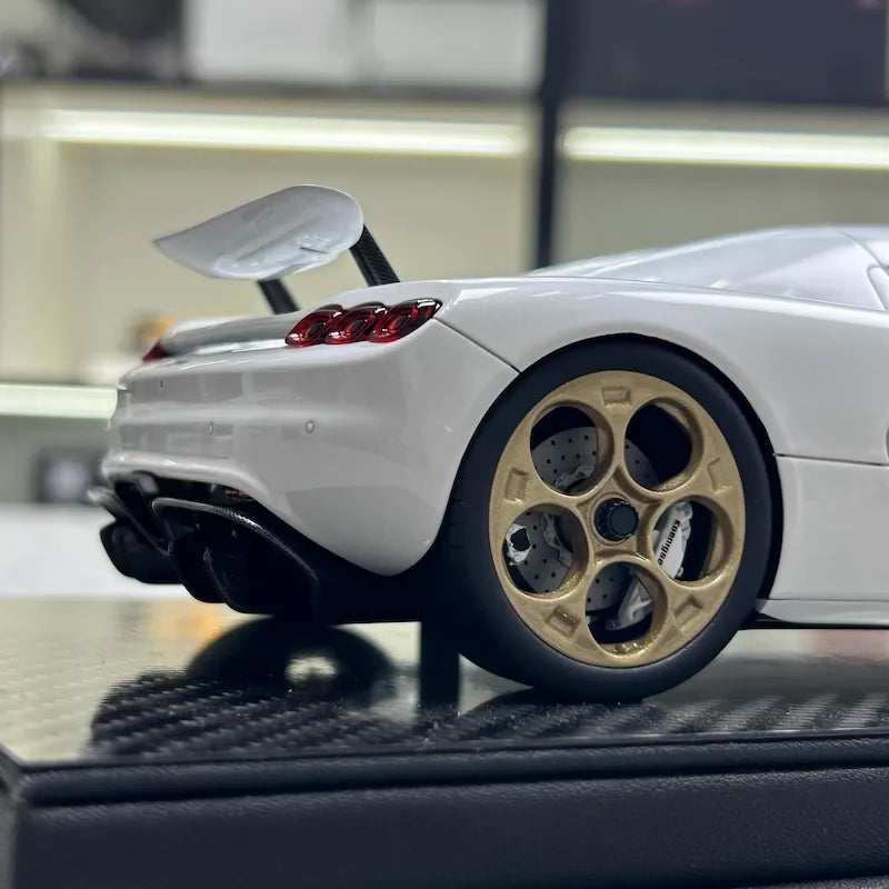 [FrontiArt] 1:18 Koenigsegg 2022 CC850 White Model Car Resin