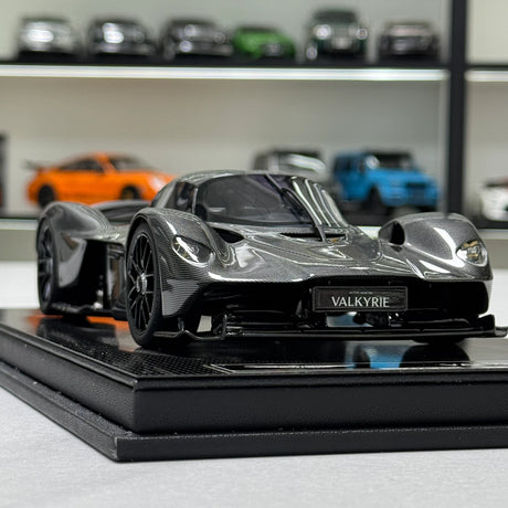 FrontiArt Aston Martin 2021 Valkyrie Carbon 1:18 – Collectible Resin Model Resin