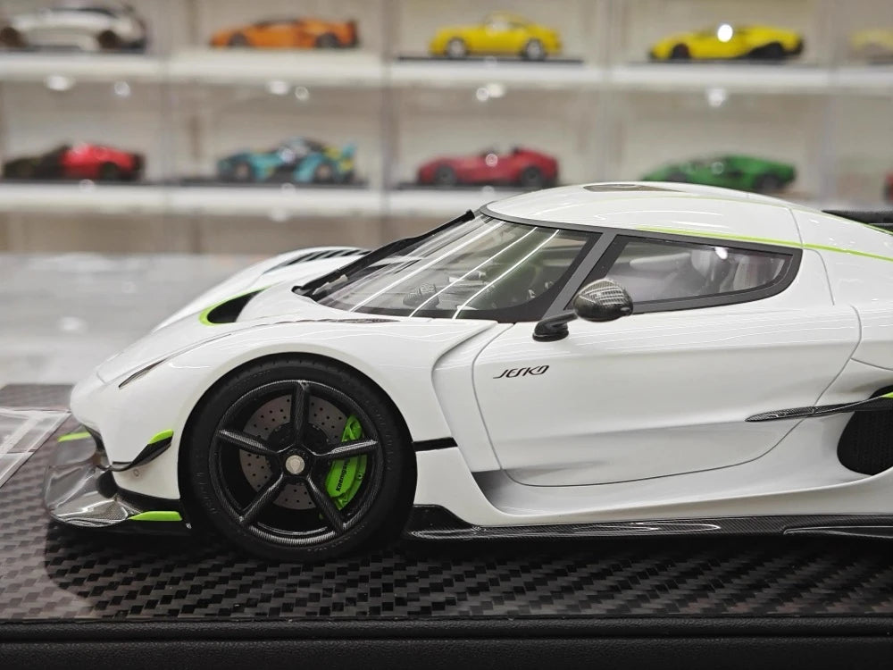 [FrontiArt] 1:18 Koenigsegg 2020 Jesko Attack Glossy bianco & verde modellino di auto resina