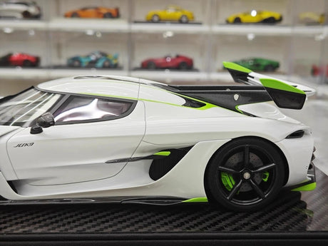 [FrontiArt] 1:18 Koenigsegg 2020 Jesko Attack Glossy White & Green Model Car Resin