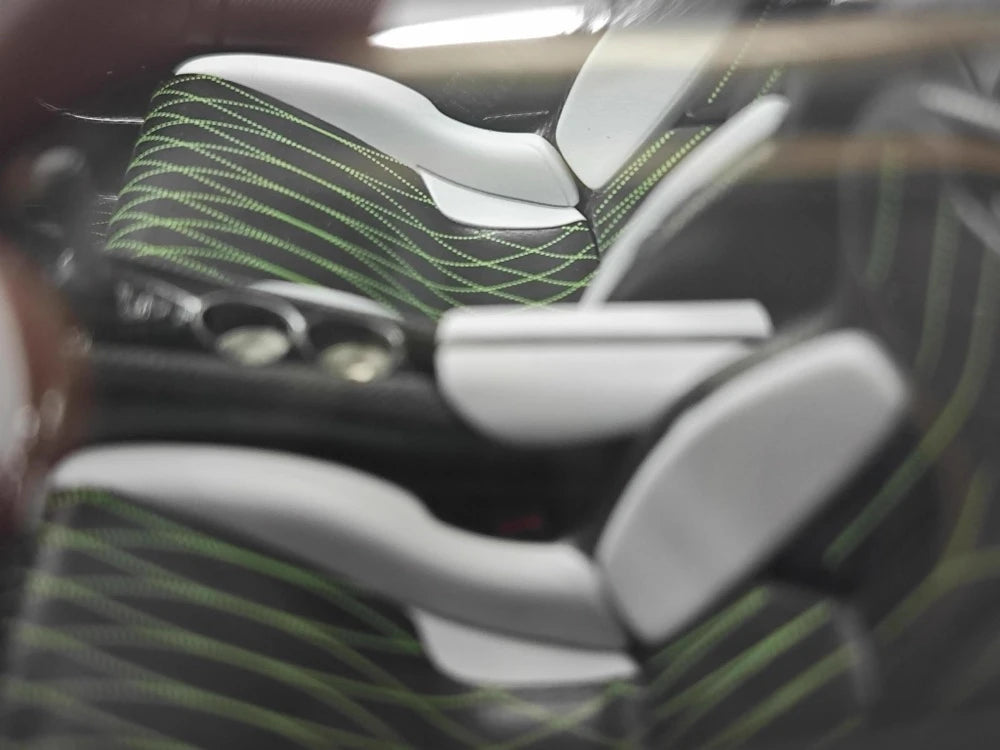 [FrontiArt] 1:18 Koenigsegg 2020 Jesko Attack Glossy bianco & verde modellino di auto resina