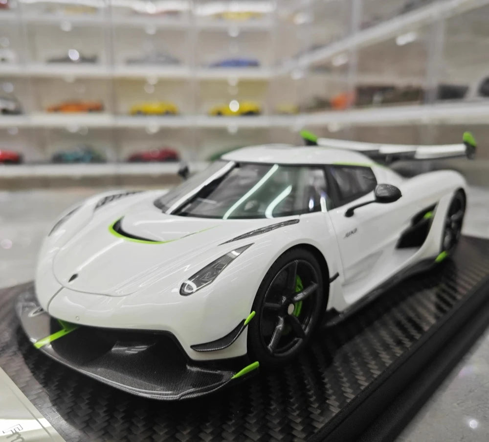 [FrontiArt] 1:18 Koenigsegg 2020 Jesko Attack Glossy White & Green Model Car Resin
